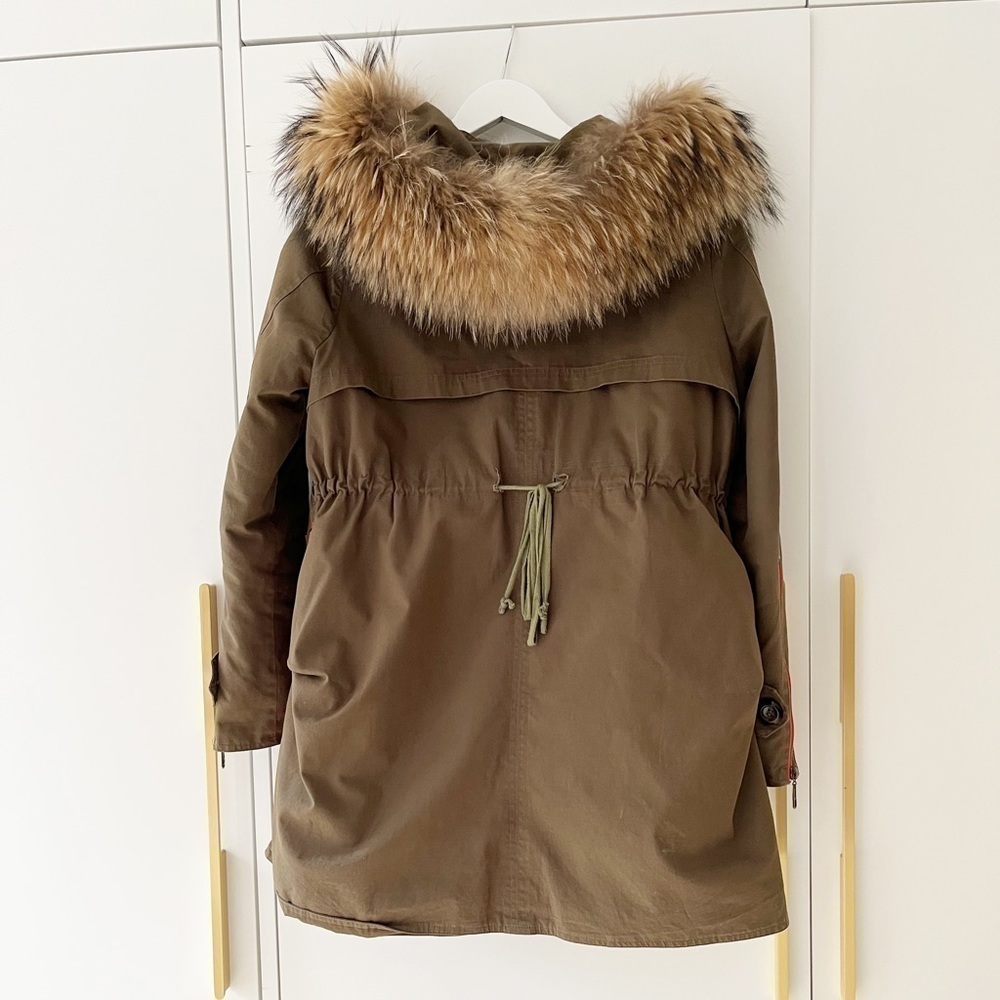 STUNNING parka with fur collar and contrasting zippers - Picture 4 of 13